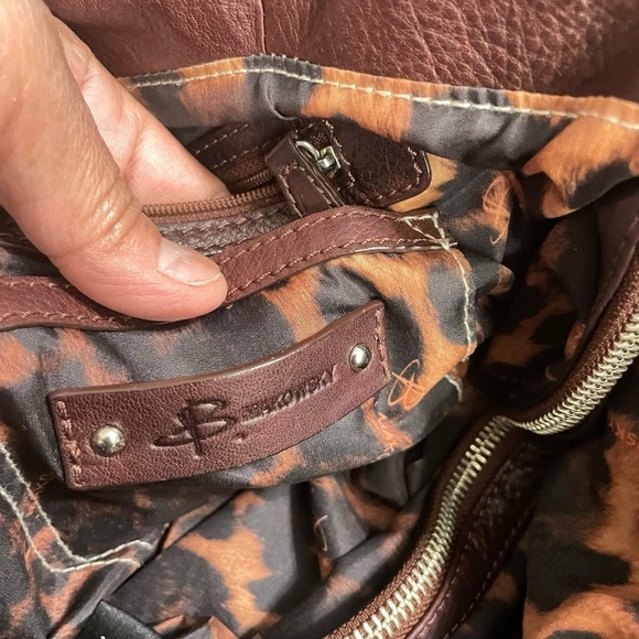 Leather Purse B.MAKOWSKY Raisin Brown Belted Clip Shoulder Bag - Picture 9 of 16